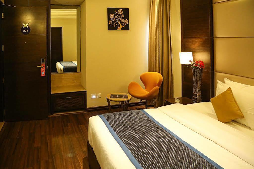 Oyo Premium Panchkula Sector 5 Hotel Kültér fotó